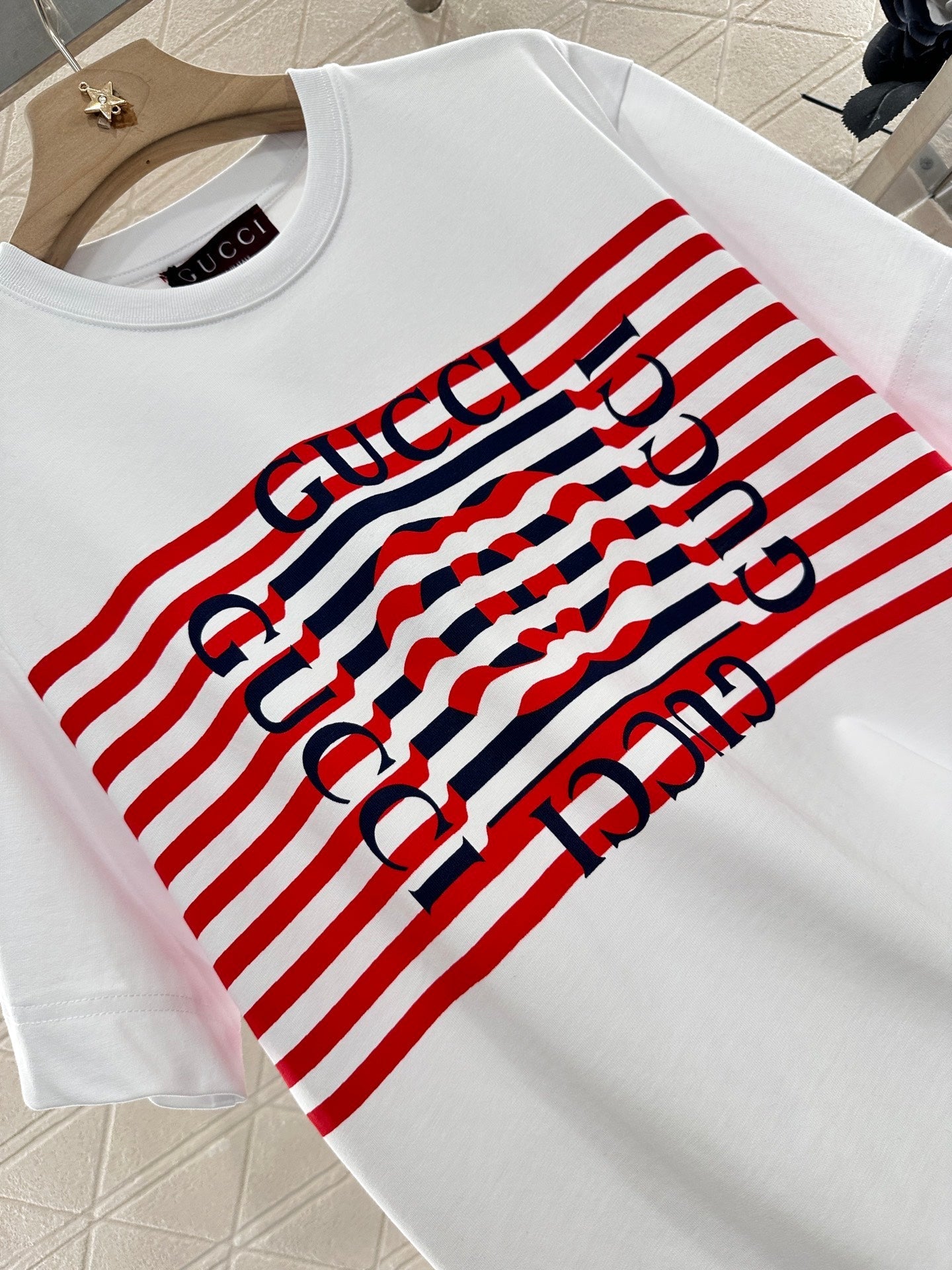 GUCCI T-SHIRT STYLE 37