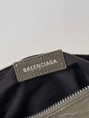 SUPERBUSY SLING BAG 35 IN KHAKI GREEN LAMBSKIN