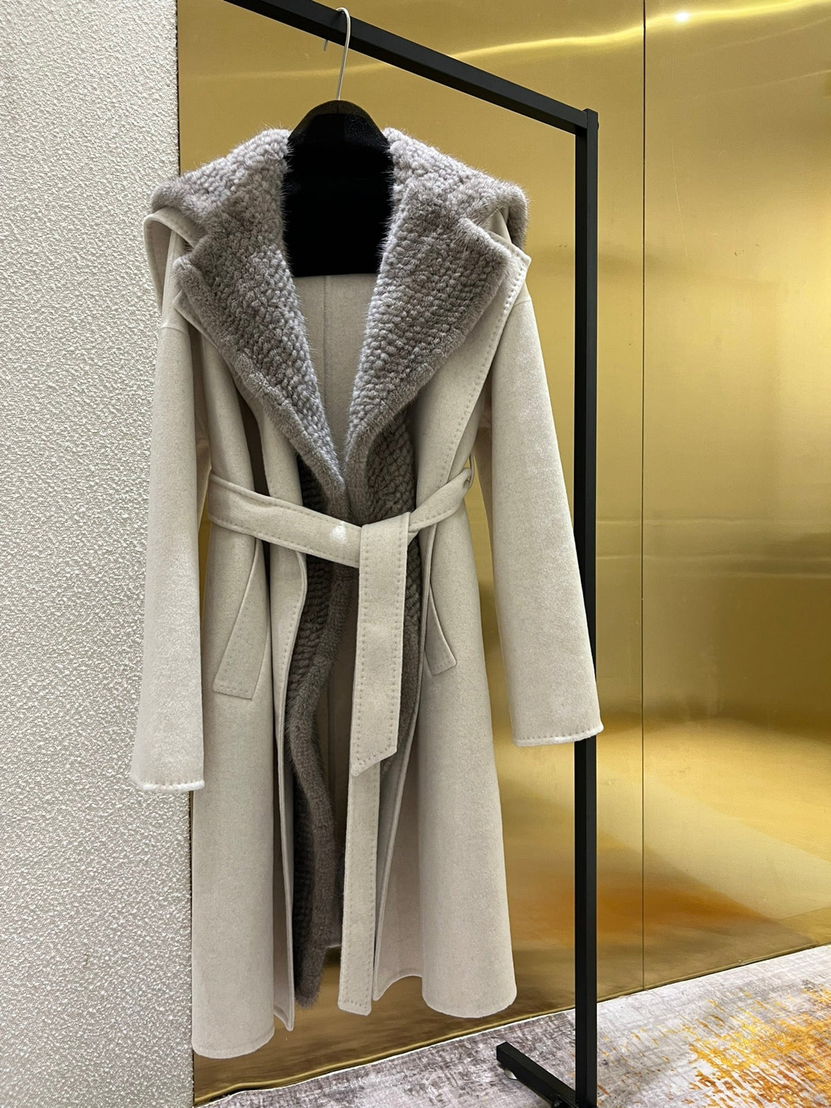 MAX MARA 25S MINK FUR COAT 032