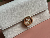 INTERLOCKING WOC 20 IN WHITE GRAINY CALFSKIN GOLD HARDWARE