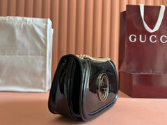 MEDIUM BLONDIE SHOULDER BAG 26.5 IN BLACK PATENT CALFSKIN