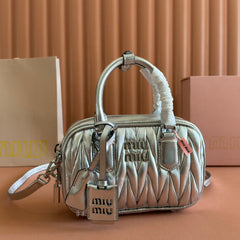 ARCADIE MATELASSÉ NAPPA SMALL BAG 19 IN SILVER GLOSSY LAMBSKIN SILVER HARDWARE