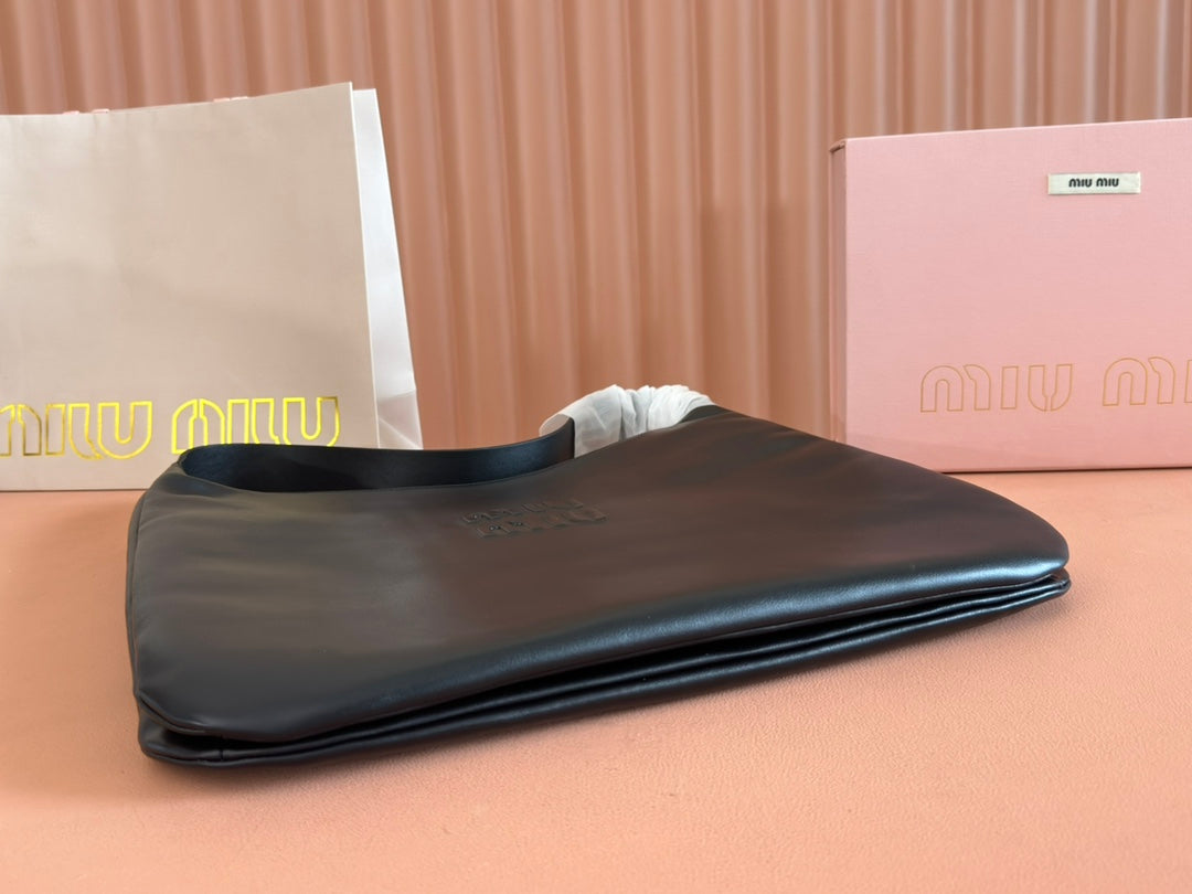 LARGE HOBO TOTE BAG 60 IN BLACK CALFSKIN