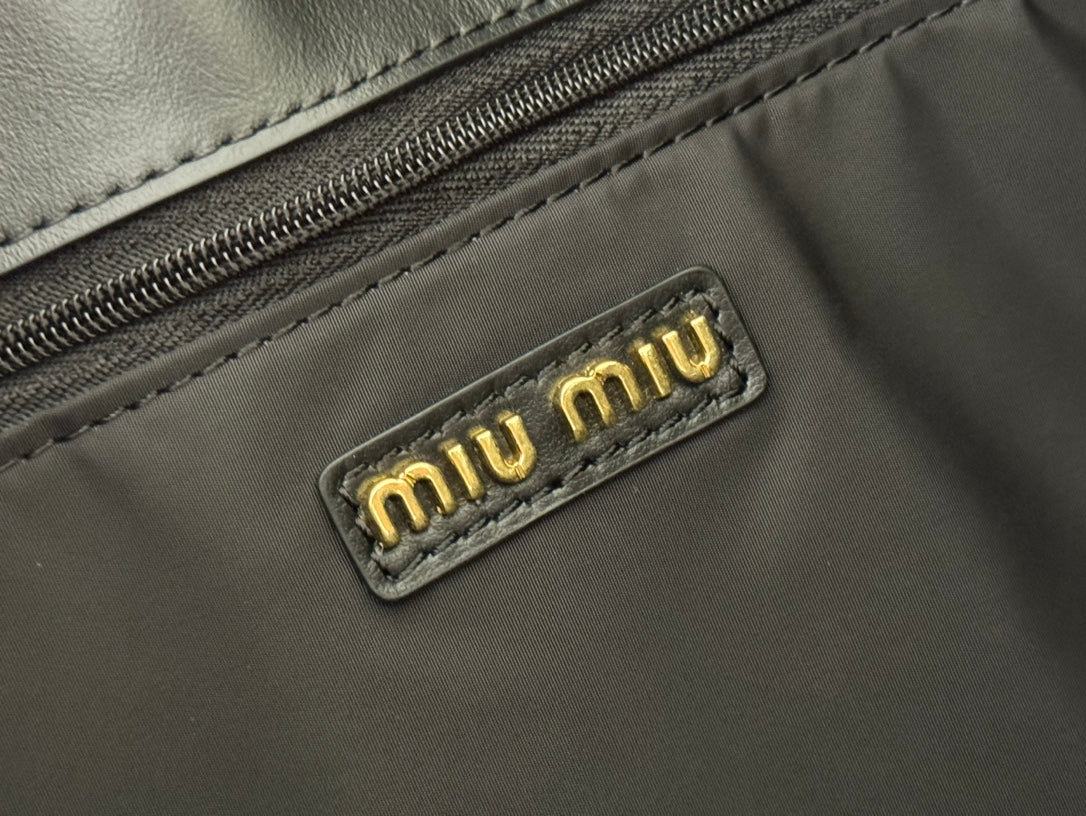 LARGE HOBO TOTE BAG 46 IN BLACK CALFSKIN