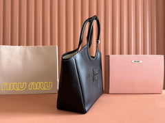 LARGE HOBO 28 TOTE IN BLACK CALFSKIN