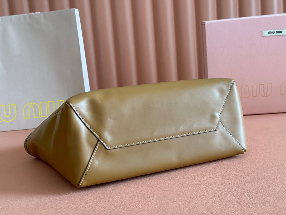 MIUHOBO TOTE 28 IN BROWN CALFSKIN FABRIC LINING GOLD LOCK