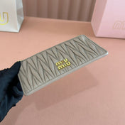 MATELASSÉ LEATHER ENVELOPE WALLET TAUPE GRAY