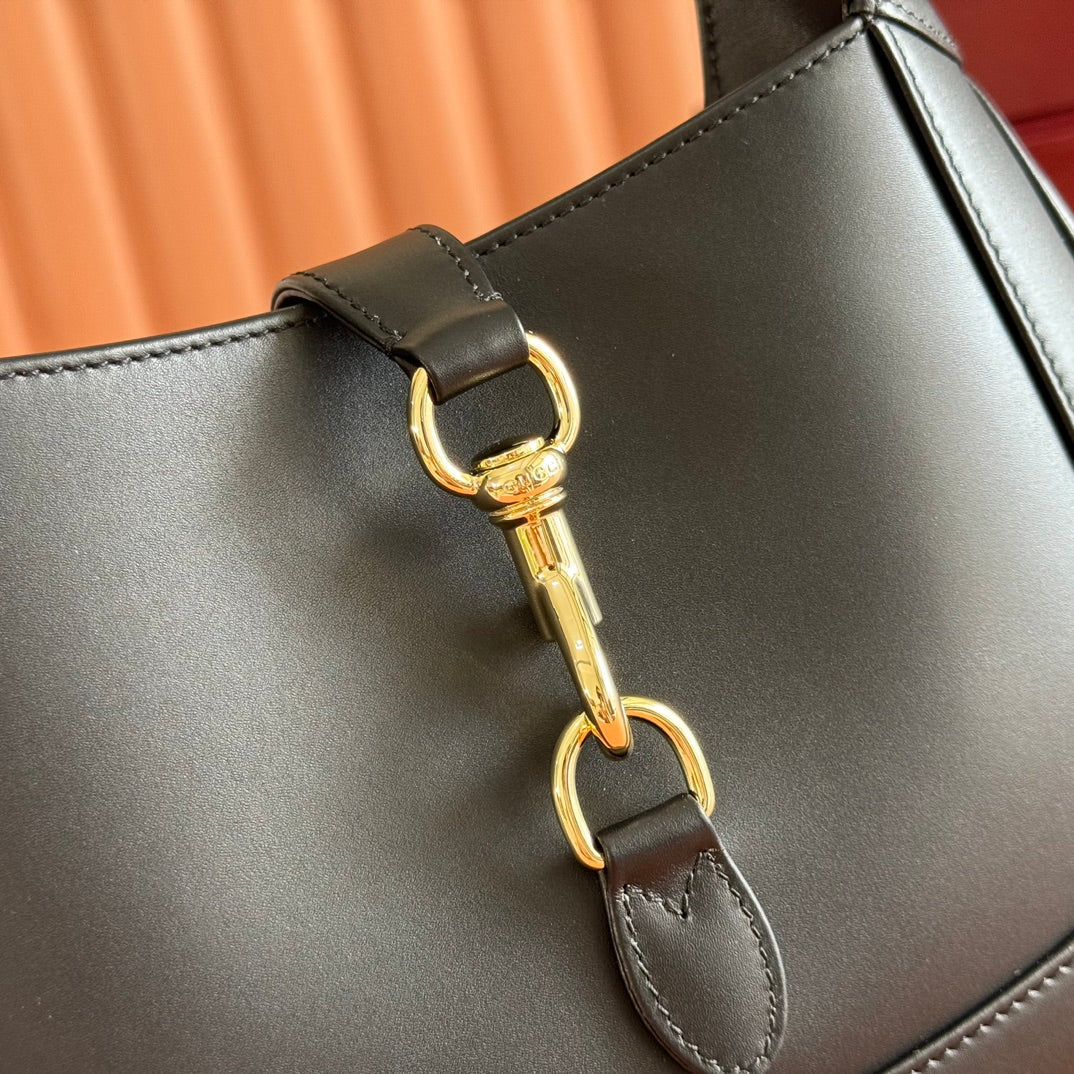 JACKIE SMALL SHOULDER BAG 27 IN BLACK CALFSKIN GOLD HARDWARE