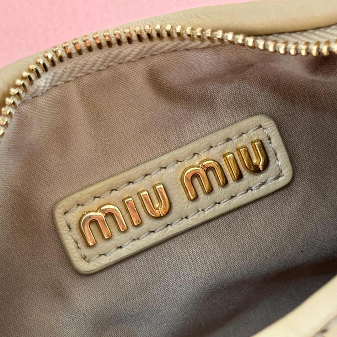 WANDER MATELASSÉ NAPPA MINI BAG 18 IN LIGHT OLIVE GRAY LAMBSKIN