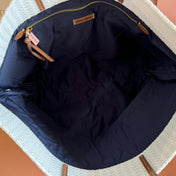 TOTE BAG 40 IN STRIPED PATTERN OF WHITE BEIGE AND BLACK WOVEN RAFFIA