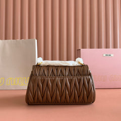 CHAIN SHOULDER BAG 24 IN BROWN PATENT SMOOTH LAMBSKIN