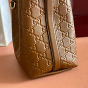 GUCCI 26S HAND BAG 19 IN BROWN CALFSKIN WITH MONOGRAM PATTERN