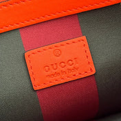 GUCCI 25S EMBLEM MEDIUM BAG 30 IN BEIGE AND BLACK CALFSKIN