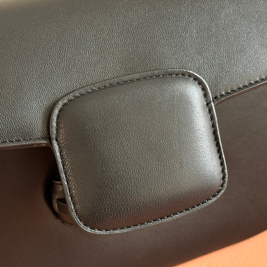 GUCCI 25S HORSEBIT 1955 MINI BAG 26 CM IN BLACK CALFSKIN WITH GOLD HARDWARE