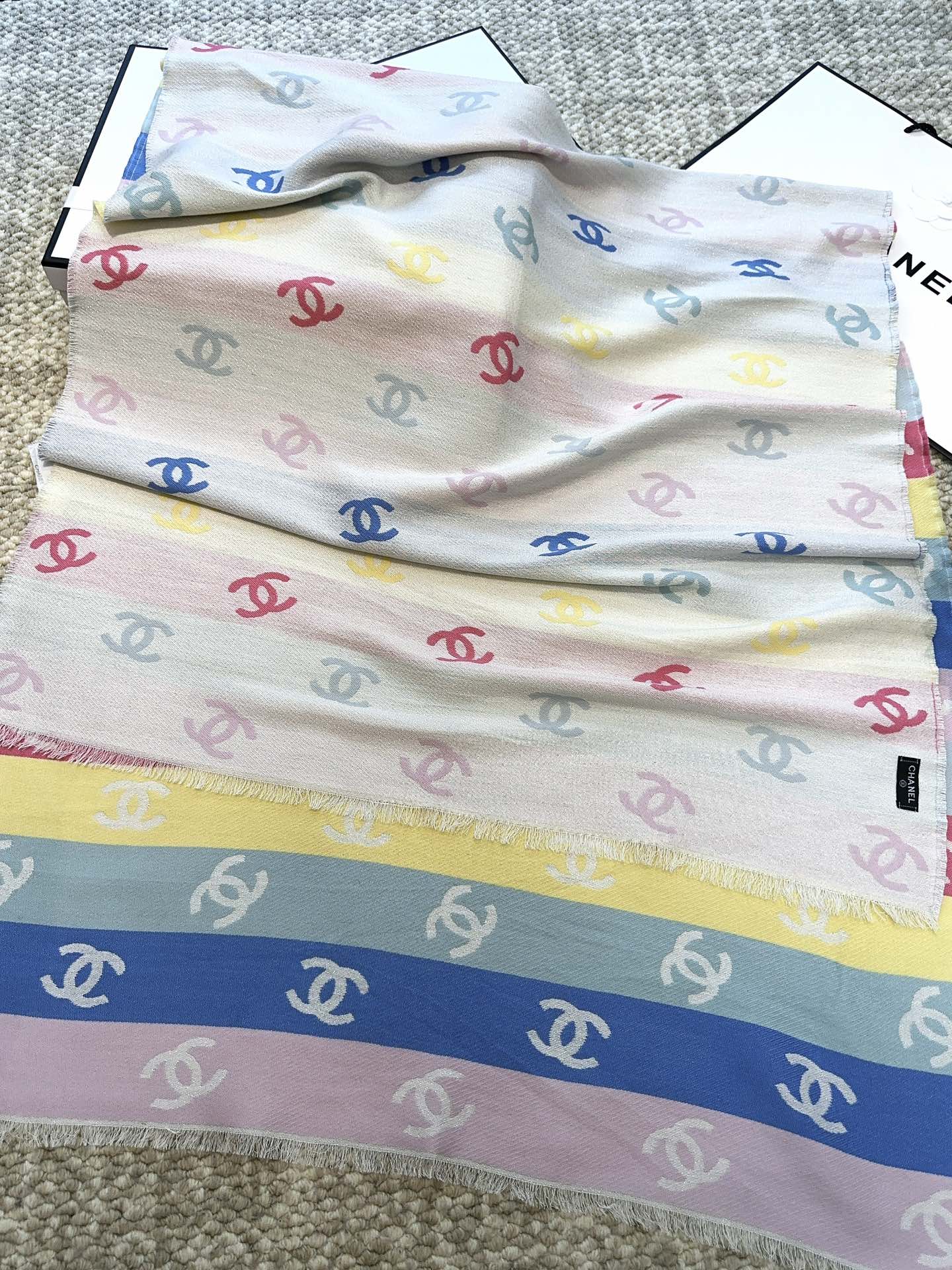 CHANEL 25S SCARF 187 IN CASHMERE 876276