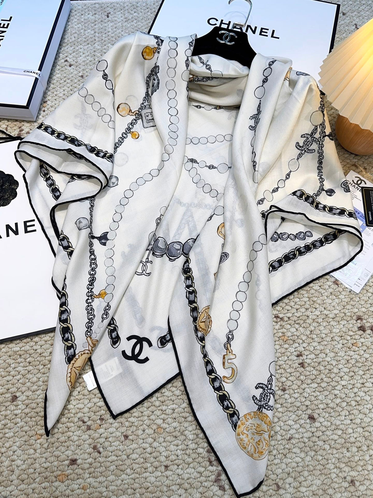 CHANEL 25S SCARF 140 CM IN CASHMERE SILK 943929