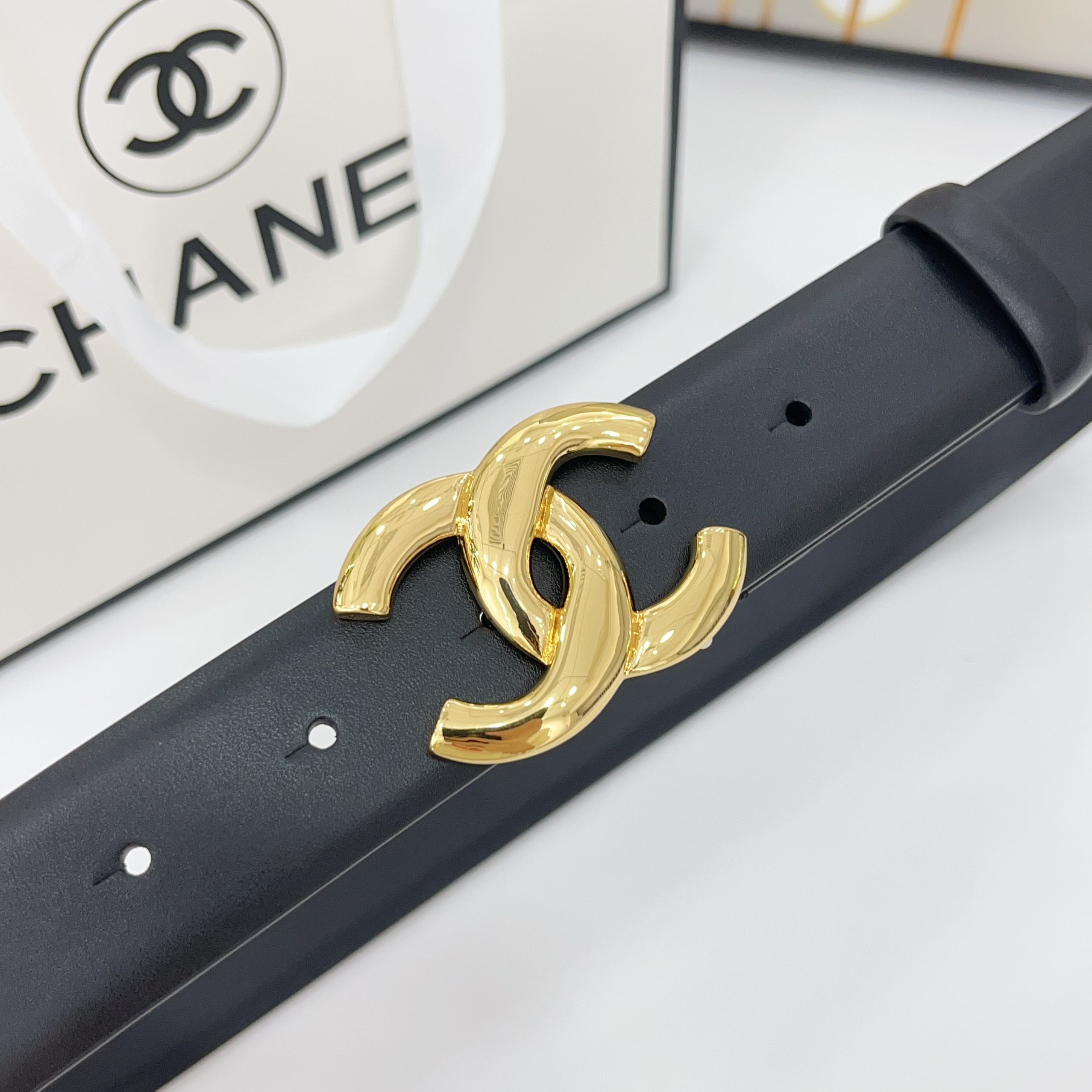 DOUBLE C BELT 30MM IN BLACK CALFSKIN WITH SHINY GOLD BUCKLE