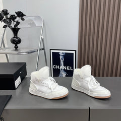 HIGH-TOP SNEAKERS IN WHITE CALFSKIN WITH FLEECE LINING