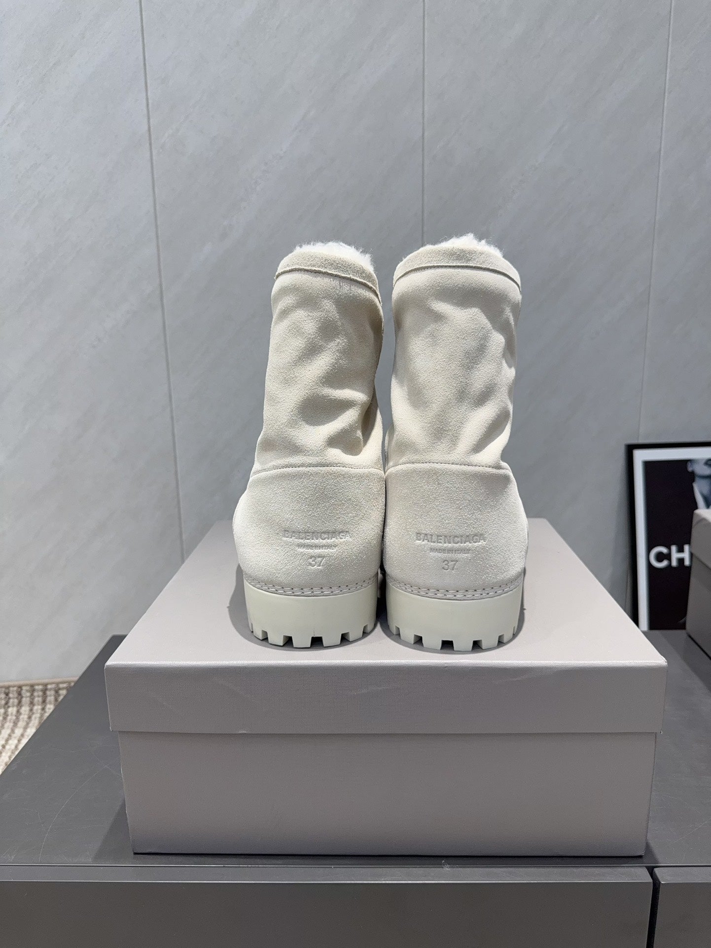 BALENCIAGA 25S LOW ANKLE BOOTS PLATFORM HEEL IN WHITE SUEDE STYLE 2