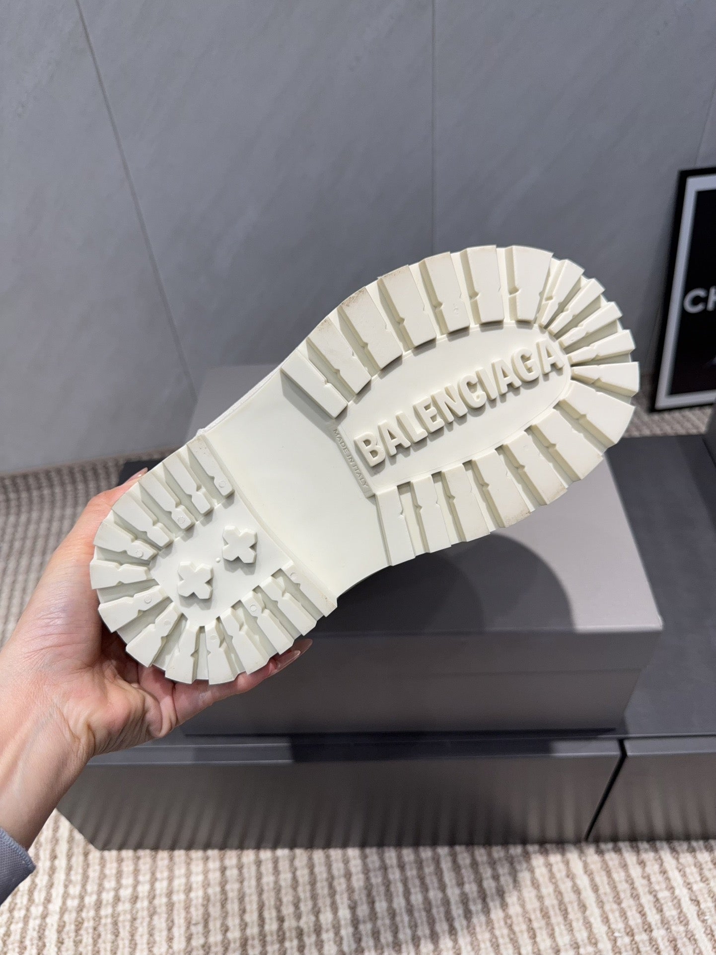 BALENCIAGA 25S LOW ANKLE BOOTS PLATFORM HEEL IN WHITE SUEDE STYLE 2