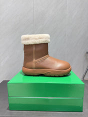 BOTTEGA VENETA 26S FUR-LINED ANKLE BOOTS IN BROWN CALFSKIN AND WHITE WOOL