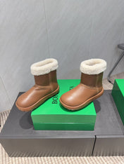 BOTTEGA VENETA 26S FUR-LINED ANKLE BOOTS IN BROWN CALFSKIN AND WHITE WOOL