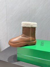 BOTTEGA VENETA 26S FUR-LINED ANKLE BOOTS IN BROWN CALFSKIN AND WHITE WOOL