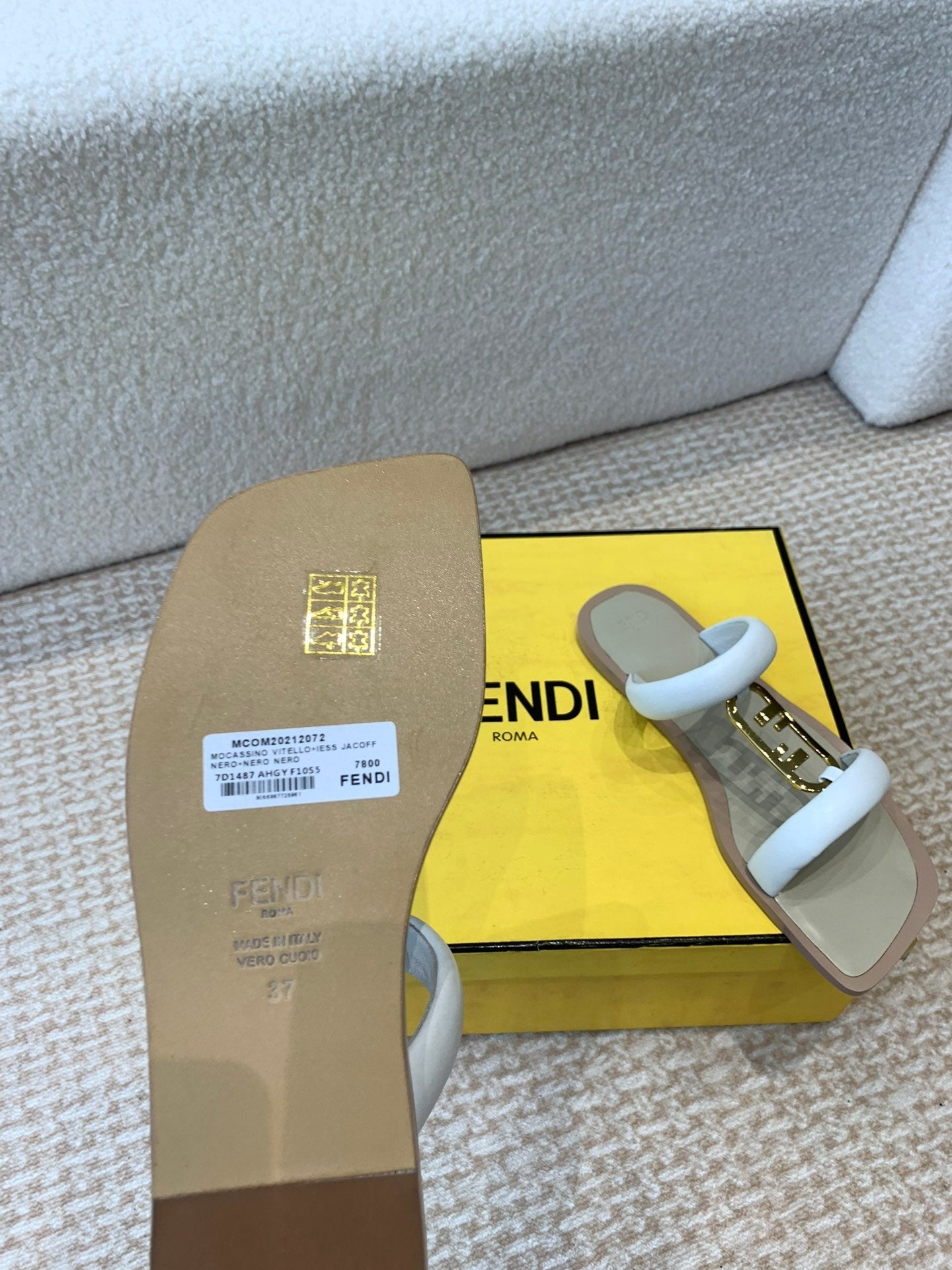 FENDI O'LOCK SLIDES WHITE CALFSKIN WITH GOLD HARDWARE