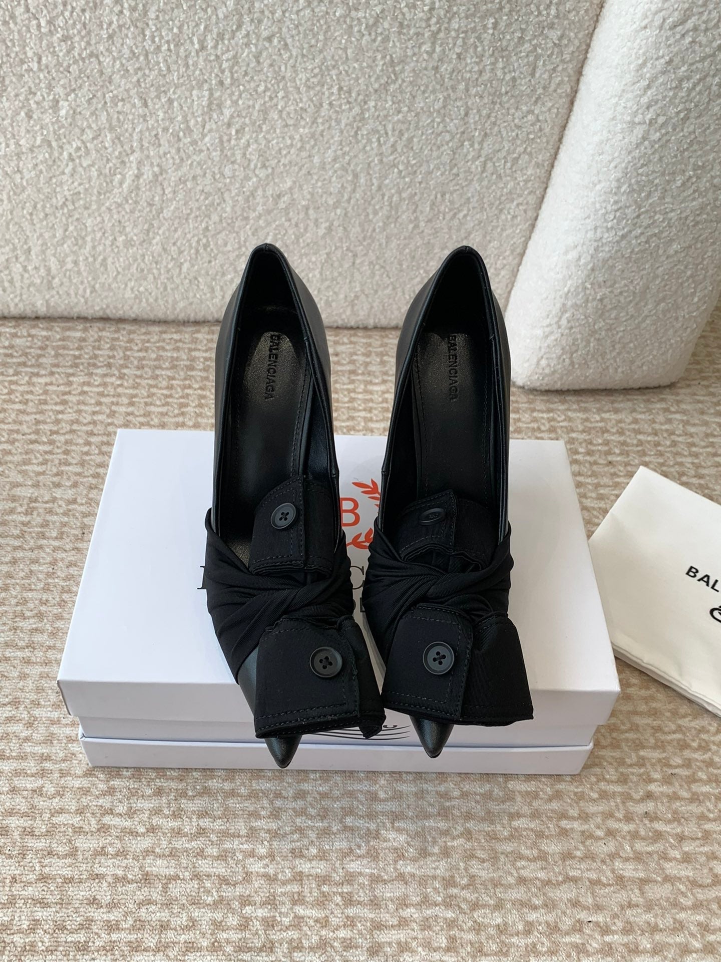 KNIFE CHEMISE HIGH PUMPS IN BLACK COTTON AND CALFSKIN