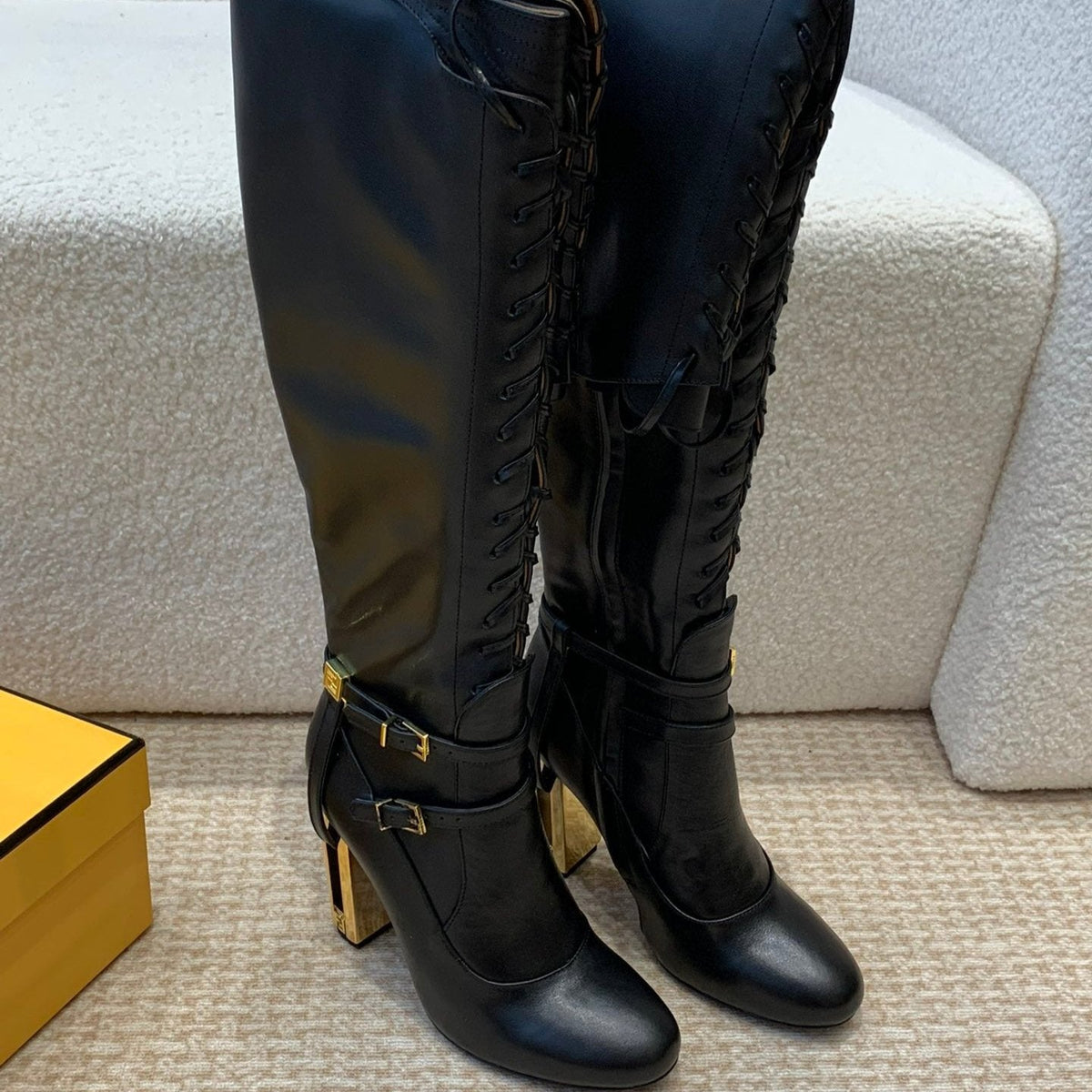 FE FEEL SANDALS IN BROWN AND BLACK FABRIC