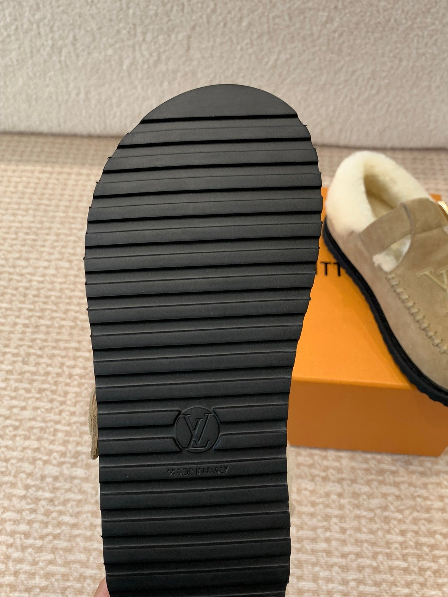 COLORADO COMFORT MARY JANE IN KHAKI GREEN SUEDE AND SHEARLING LINING