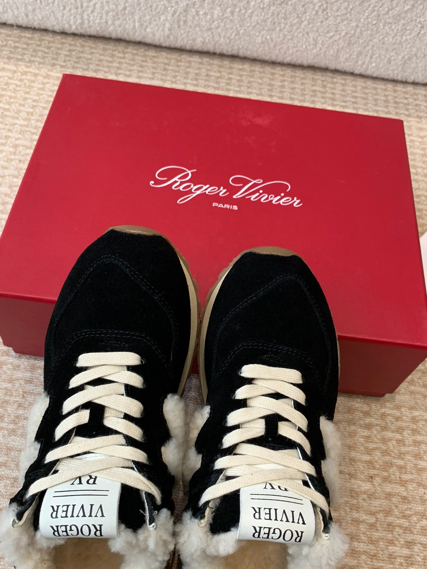 VIV' RUN SNEAKER IN BLACK SUEDE AND SHEARLING