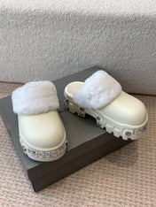 PLATFORM MULES IN BEIGE RUBBER MIX RABBIT FUR SILVER HARDWARE