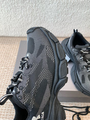 UNDER ARMOUR 3XL KNIT SNEAKER IN BLACK AND WHITE POLYESTER