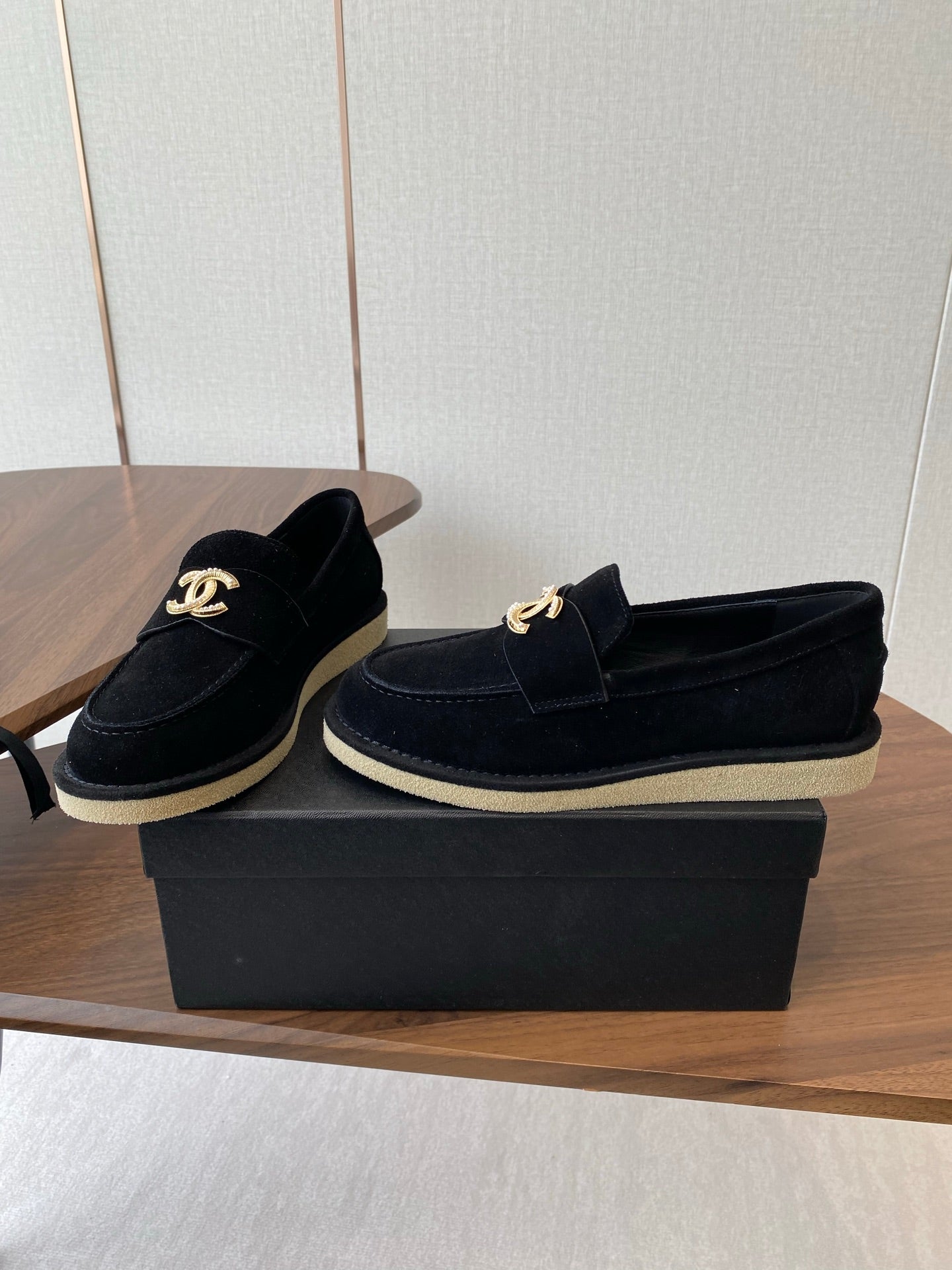 CC LOAFERS IN BLACK SUEDE GOLD HARDWARE