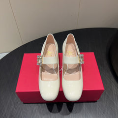 ROGER VIVIER 25S TRÈS VIVIER 50MM IN IVORY CALFSKIN WITH RHINESTONE BUCKLE