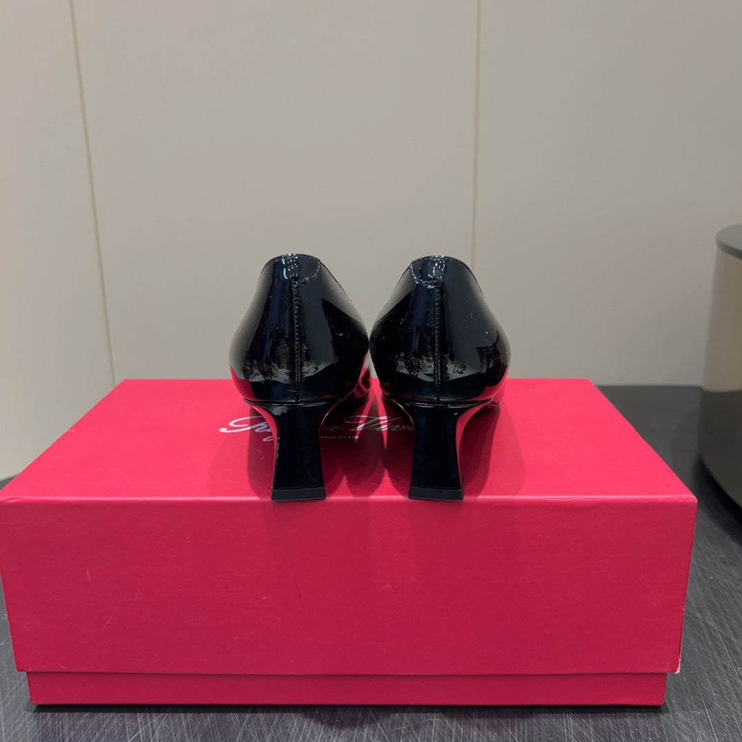 ROGER VIVIER 25S BELLE VIVIER PUMPS 45MM IN BLACK CALFSKIN GOLD BUCKLE