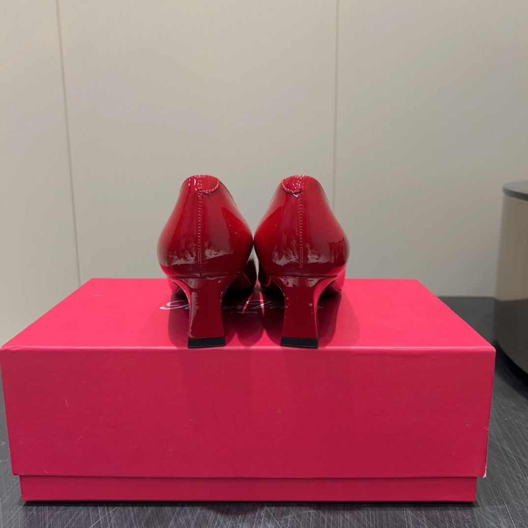 ROGER VIVIER 25S BELLE VIVIER PUMPS 45MM IN CRIMSON RED CALFSKIN GOLD BUCKLE