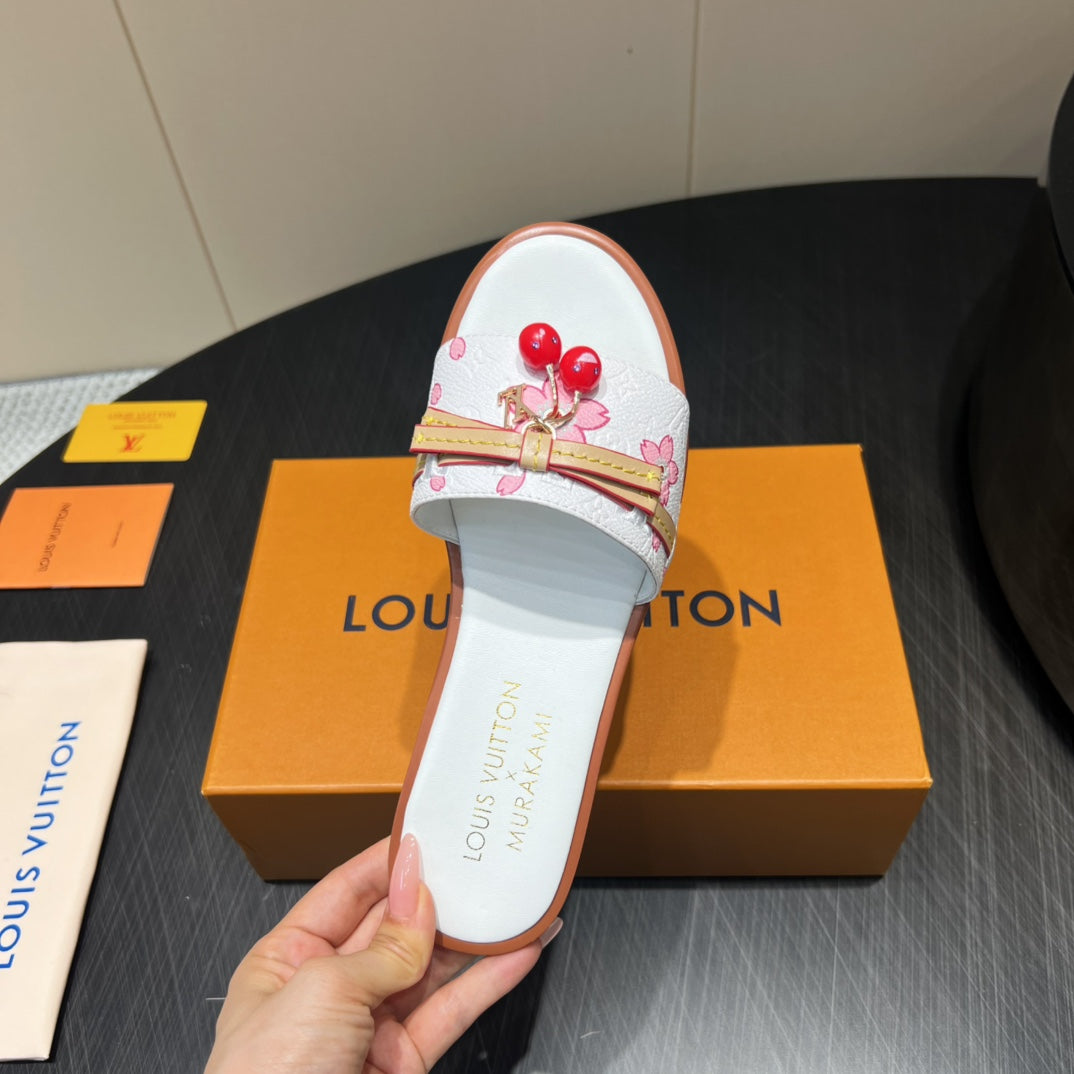 LV SLIDE SANDALS 25S IN WHITE CALFSKIN WITH CHERRY BLOSSOM BUCKLE
