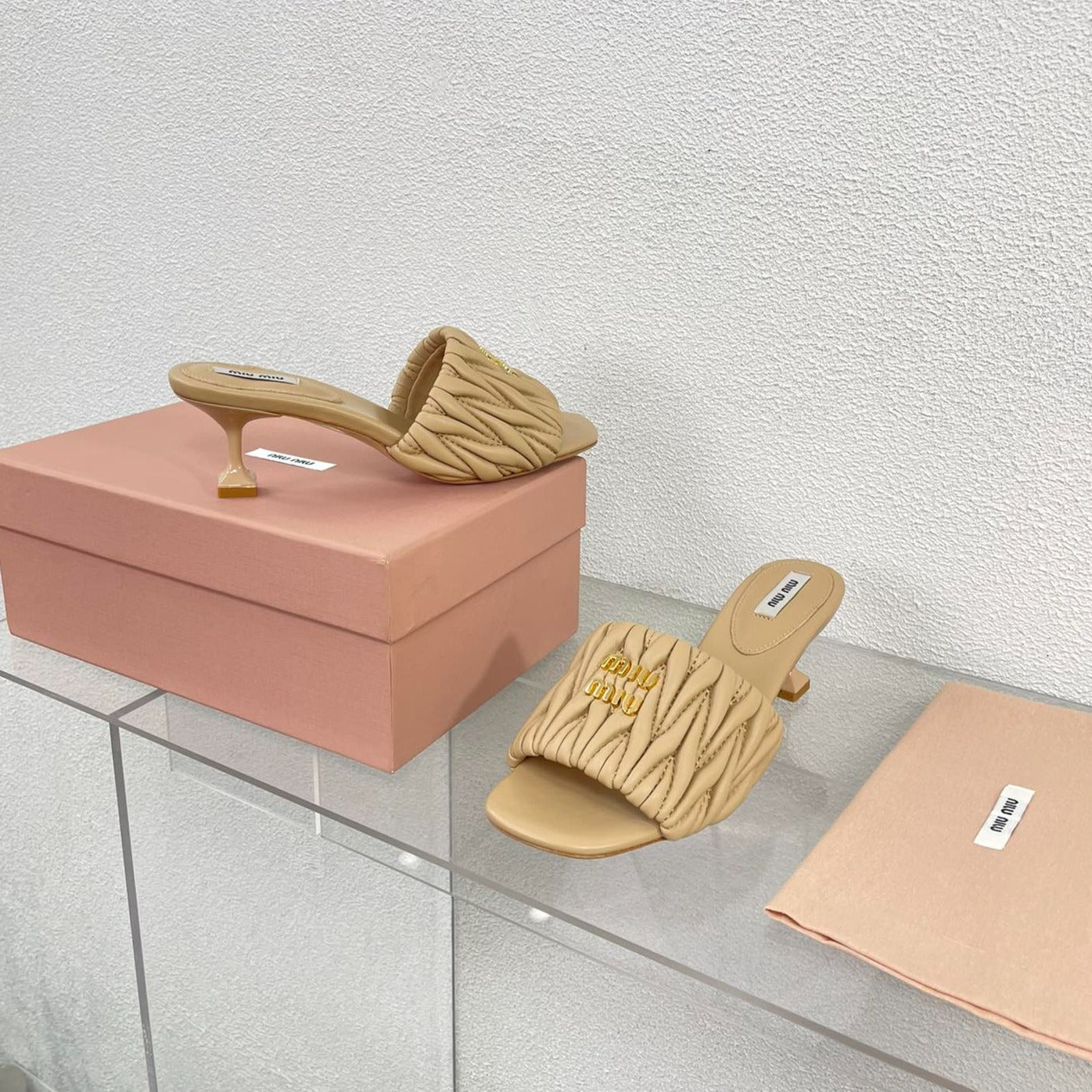 WOMEN'S MID - HEEL APRICOT COLOR LEATHER