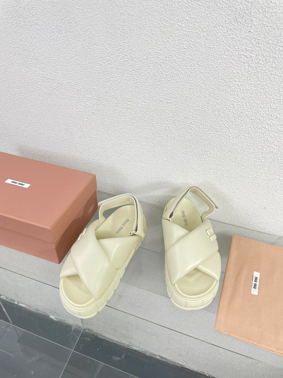 Thick-Soled Sandals Light Cream Leather