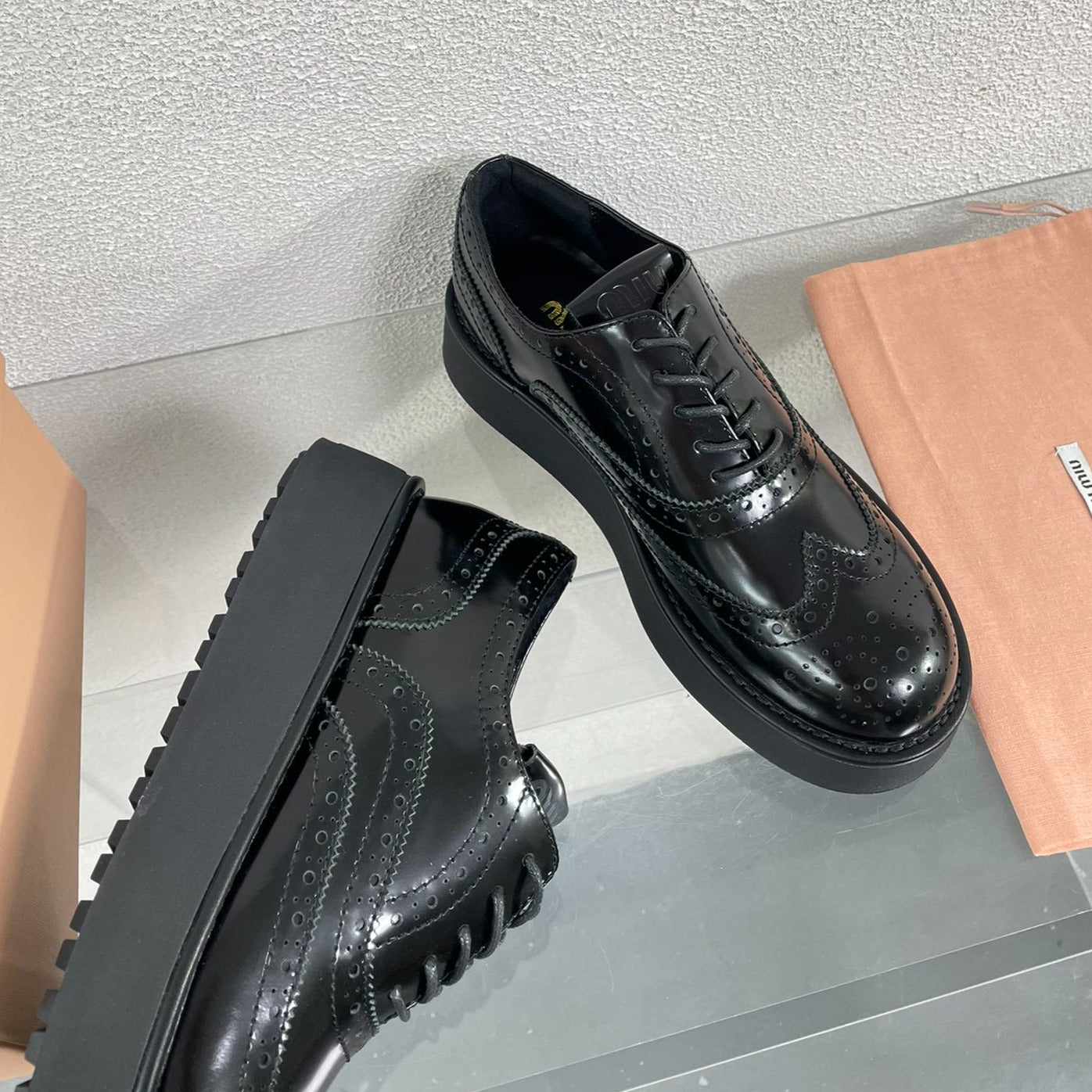 Baroque Thick-Soled Oxford Shoes With Laces Black Calfskin