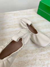 ELASTIC BALLERINA FLATS IN WHITE CREAM LAMBSKIN