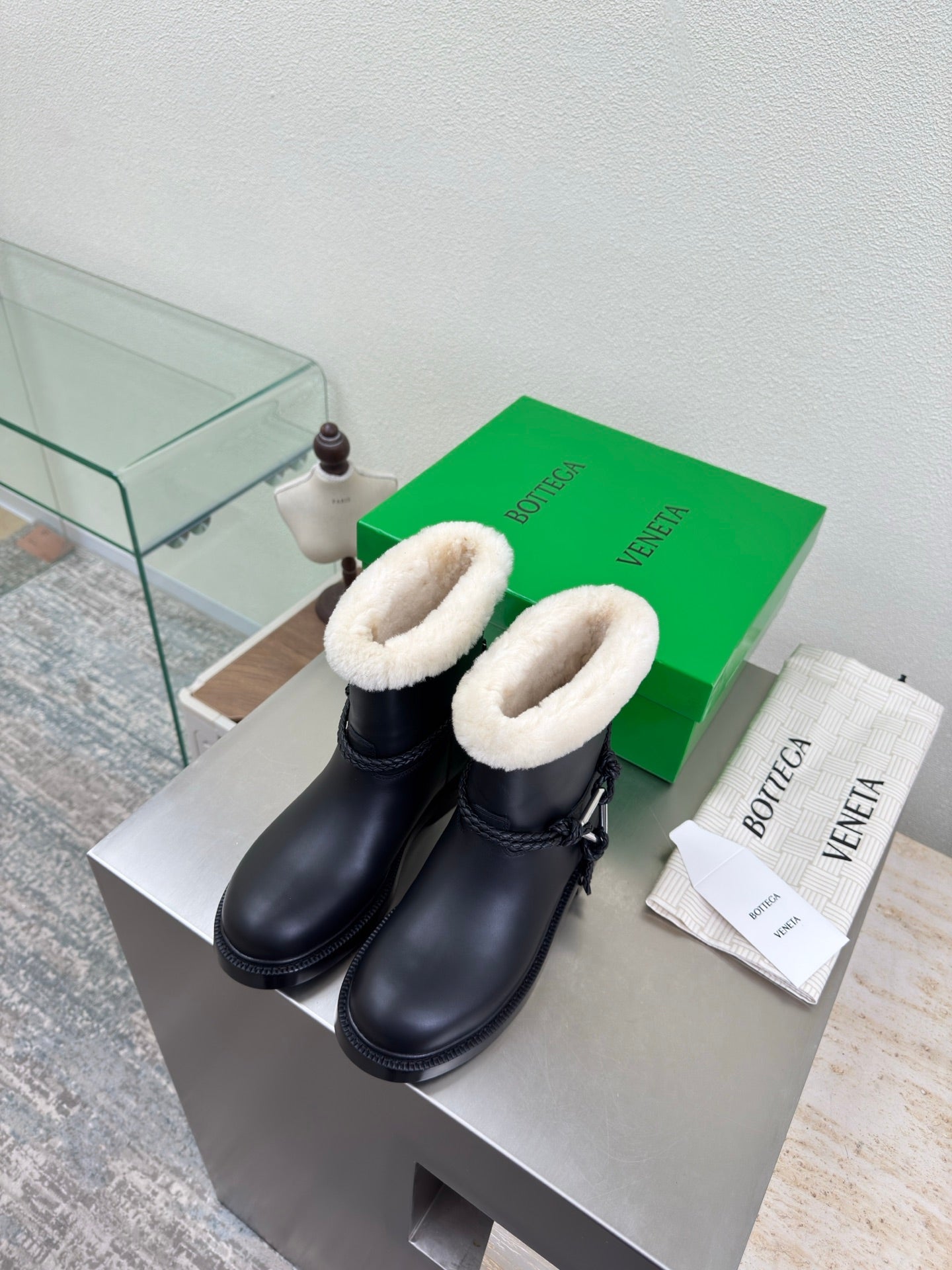 BOTTEGA VENETA 26S FUR-LINED BOOTS IN BLACK CALFSKIN AND WHITE WOOL