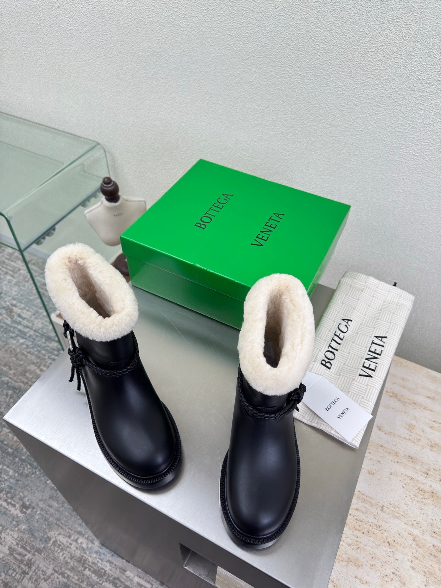 BOTTEGA VENETA 26S FUR-LINED BOOTS IN BLACK CALFSKIN AND WHITE WOOL