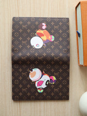 DOLL PASSPORT WALLET IN CHOCOLATE BROWN MONOGRAM CALFSKIN