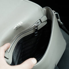 SHOULDER BAG 26 IN PUMICE GREY GRAINED CALFSKIN