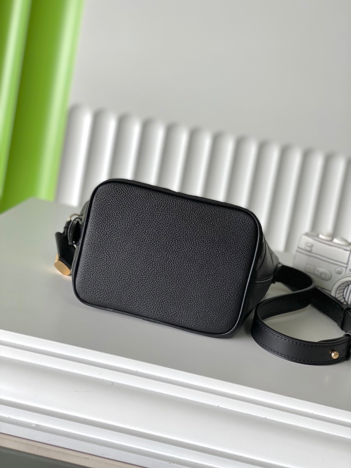 ALL IN BB 18 IN BLACK EMBOSSED COWHIDE GOLD LOCK