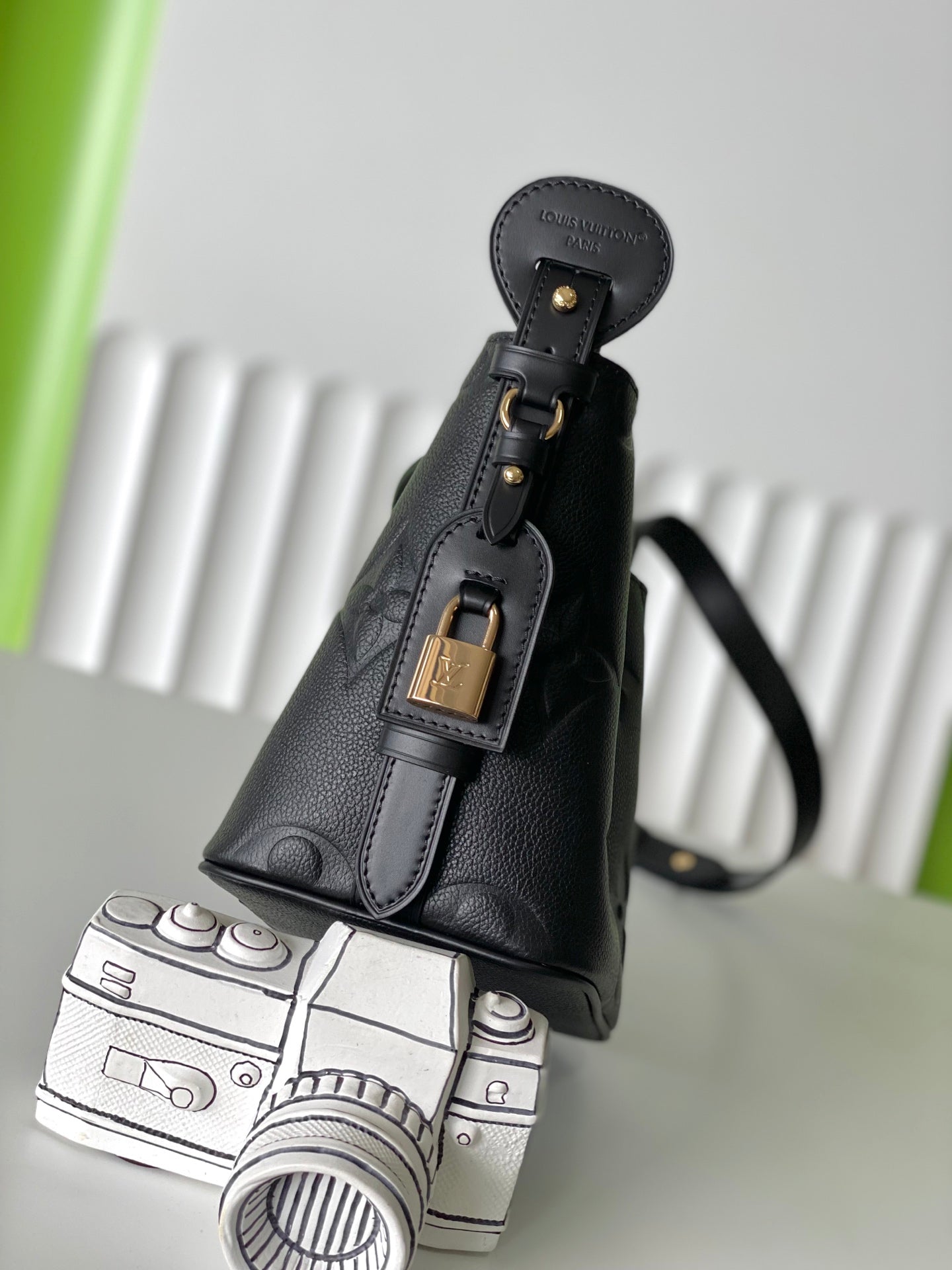 ALL IN BB 18 IN BLACK EMBOSSED COWHIDE GOLD LOCK