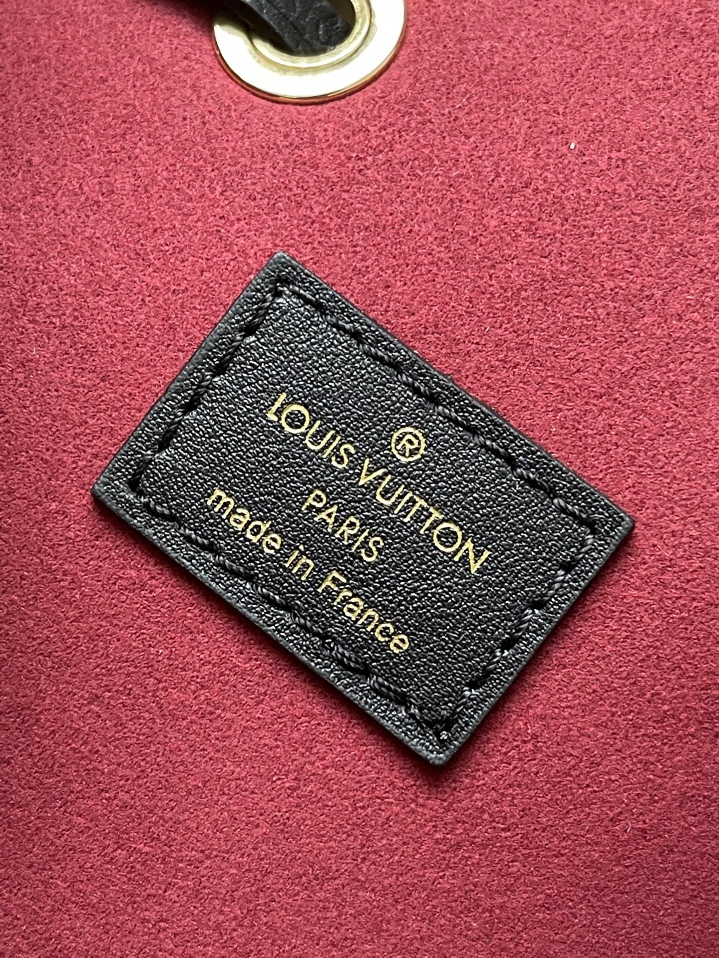 CRAFTY NEONOE 26 IN BLACK AND CREAM BICOLOR EMPREINTE CALFSKIN